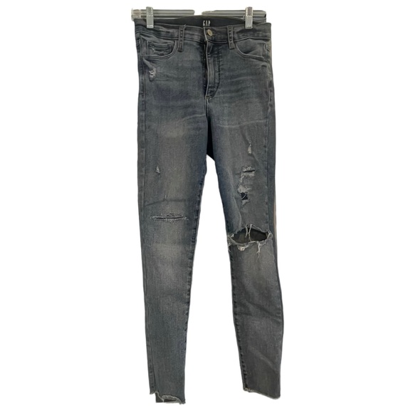 GAP Denim - GAP Jeans. Skinny fit. Jeggings. Super stretchy and comfortable